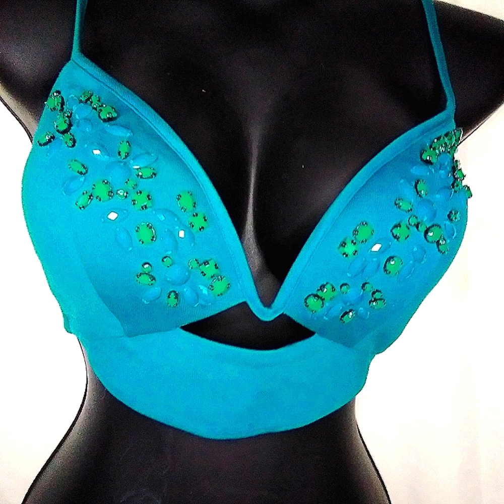 BeBe crop top